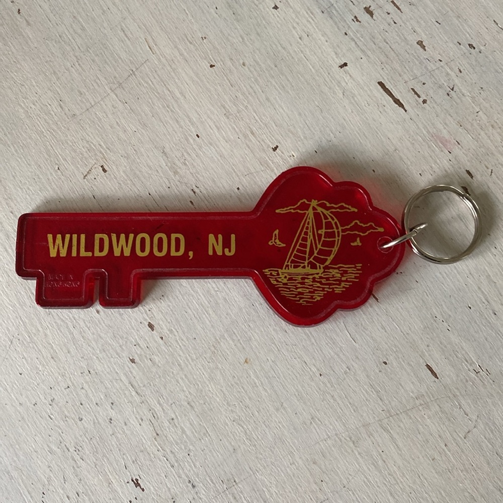 Vintage Wildwood, NJ Large Lucite Keychain. Made in Hong Kong
